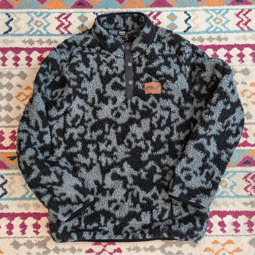 Home Free Size Medium Black Grey New York Fleece Pullover Sweater